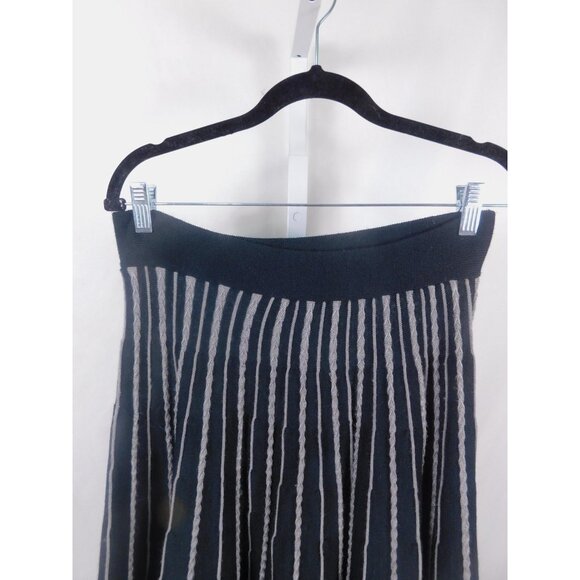 Vintage Foravi NY Black Midi Skirt A-Line Estate Find Goth Wicca M Wool Blend - Picture 2 of 10